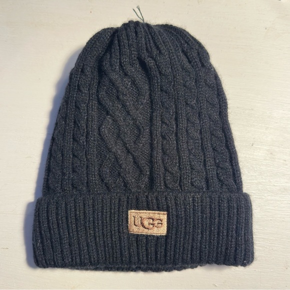 UGG Men's Black Knit Beanie Unisex - Picture 2 of 8